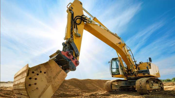 Excavatrice en action sur un chantier Daveluyville